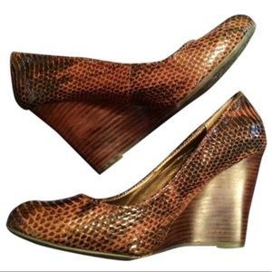 Max Studio brown snakeskin-like wedges